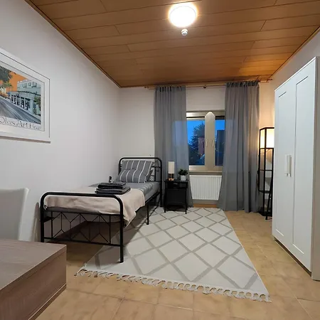 بيت للعطل Cozy House With Partyroom دوسلدورف