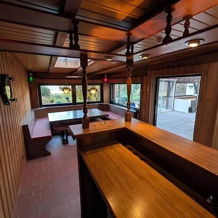 Cozy House With Partyroom