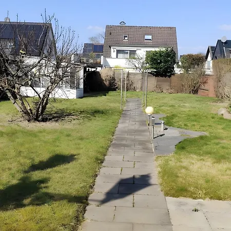 Cozy House With Partyroom Düsseldorf